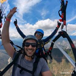 Manu und Jorman auf 2500m 😍🪂