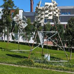 Ist das Kunst? Ja, als Möwen-Hotel.😃