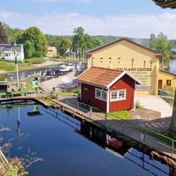 Oben fährt die Eisenbahn