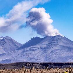 Erupting Volcán Sabancaya (5980m)
