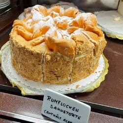 Watt ein geiler Kuchen!🍰 Rumflokensahnetorte