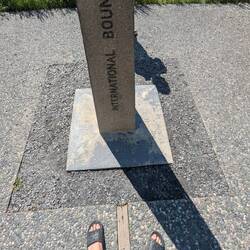 Zwischen den Grenzen