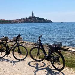Rückblick uf Rovinj mit Velo