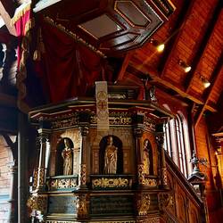 Die Kanzel wurde 1643 gebaut- was diese Wände erzählen könnten