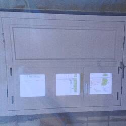 Funktion: die unteren Fenster kann man separat öffnen. Im Fluchtfall öffnet man das Gesamtfenster...