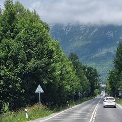 Berggipfel immer noch in Wolken gehüllt
