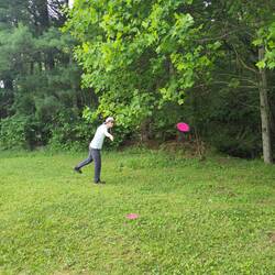 Alex sucking at disk golf