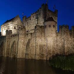 Gravensteen castle at night
