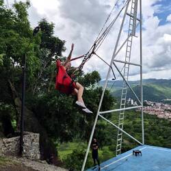 Lisa in der Himmelsschaukel