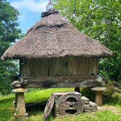Horreo for grain storage