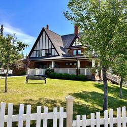 You could really see everything and there were actors in old costumes and live performances too.