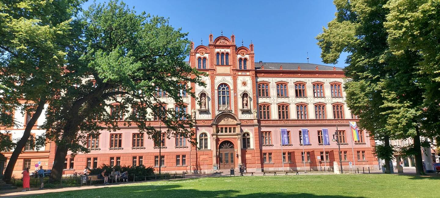Am Universitätsplatz