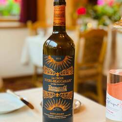 Leckerer Tropfen Rotwein