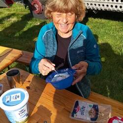 Regine ist zum Müsli übergegangen - und nicht nur an ihrem Geburtstag!