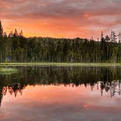 Den ganzen Tag war der Himmel grau und um 22 Uhr dieses Feuerwerk