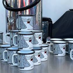 Natürlich wurden Trolltassen mit Trollgetränk verkauft