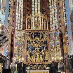 Geschnitzter Holzaltar Größe ca. 140 qm