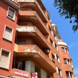 Näbed allne pflägte Hüser leider au so Bauruine