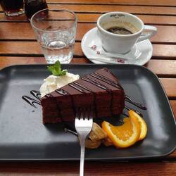 Original Sachertorte mit Schlagobers