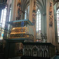 Dom high altar with the Shrine of the Magi (Gold encrusted)