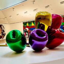 This artist wanted to "build connections between the objects, the viewer, and the environment."