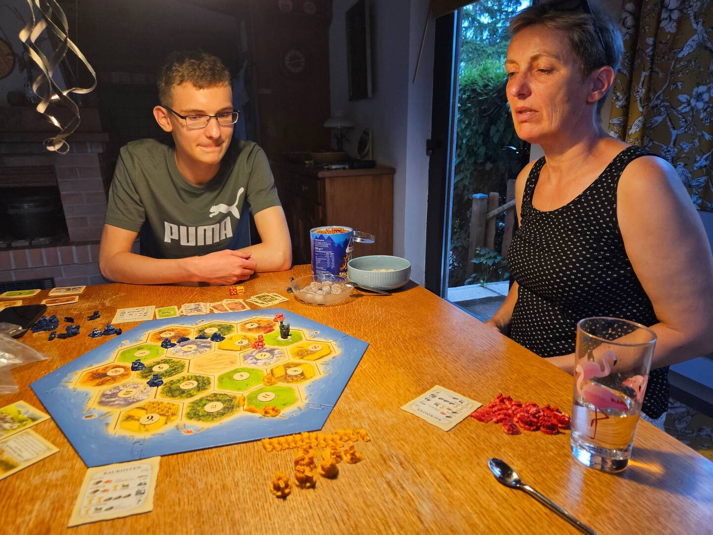 Das Spiel ist knifflig, Robert schon erfahren und ein guter Stratege.