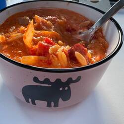 Ansonsten gibt es viele One-Pot Gerichte, wie hier Orzo Nudeln