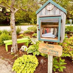 Mit Büchertauschstation