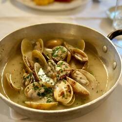 We had a great fish lunch - fish soup, garlic prawns, clams and monkfish (skipped dinner).