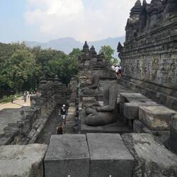 Fehlende Buddha-Köpfe😡