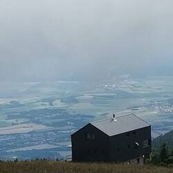 Chata Javorina lag gerade noch im Nebel