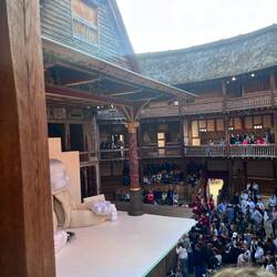Im Shakespeare's Globe Theater