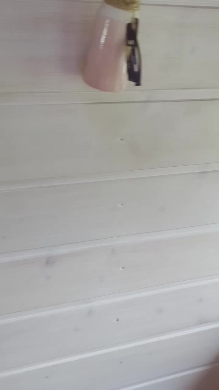 Nachdem er uns geweckt und gehört hat, hat er erstmal versucht die Mülltonnen zu öffnen