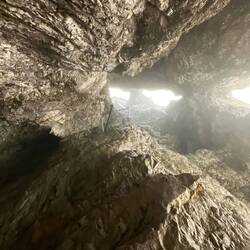 Durch Höhlen mussten ich gehen