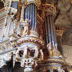 Grosse Orgel in der Kirche