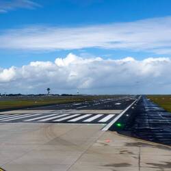 UA870 at the head of the runway — SYD ... Mascot NSW.