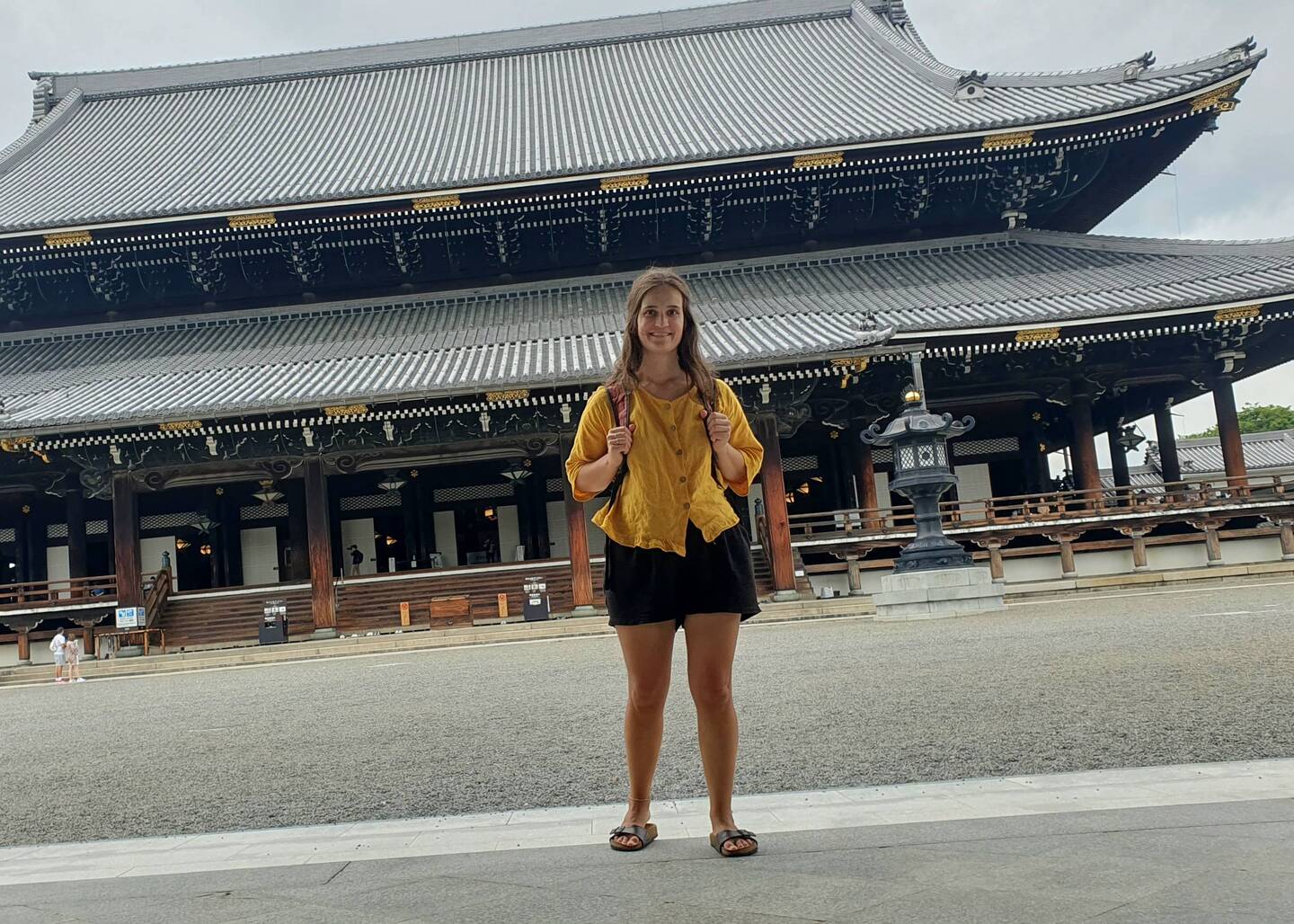 Higashi Hongan-ji Tempel in schräg.