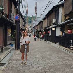 Spaziergang durchs Geisha Viertel Gion.