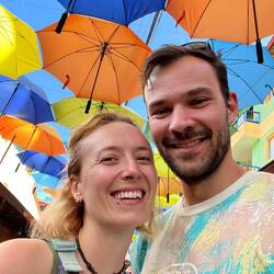 Die Regenschirmgasse hatten wir dann auch ungewollt gefunden ☂️