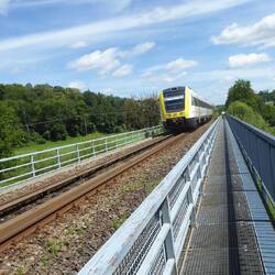Radweg direkt an der Bahnstrecke