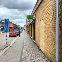SystemBolaget.Nur hier gibt's "harten" Alkohol.Mehr wie 2,5% gibt's nicht in nem normalen Supermarkt