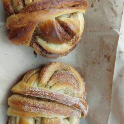 Der daily Kardamomboller und kanelboller dürfen nicht fehlen, frisch aus dem Ofen 😃😍