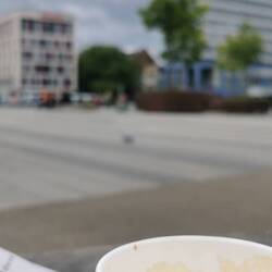 Was zahlt die Bahnhofsgastronomie eigentlich der Bahn, damit sie die Kunden dort stranden lassen?