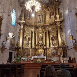 Messe in der Kirche.