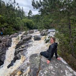 Nici entspannt an der Lachsleiter