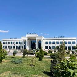 Bahnhof in Bukhara (15 km ausserhalb)