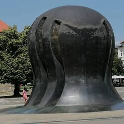 Mahnmal für die durch Deutsche ermordeten Stadtbewohner 1942.