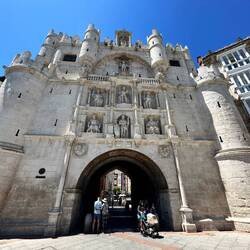 Arco de Santa Maria - entranceway to cathedral plaza