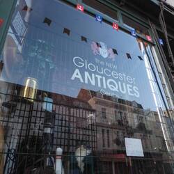 Thumbs, the Antiques Shop cat 🥰