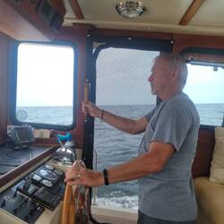 Randy did a much better job steering than our auto helm. More white caps than we like to see.